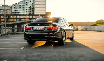 BMW 750, 4.4 l., sedanas full